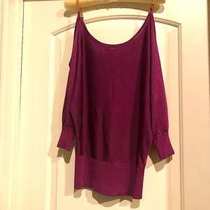 Bebe plum colored cold shoulder top with gold chain straps!💋